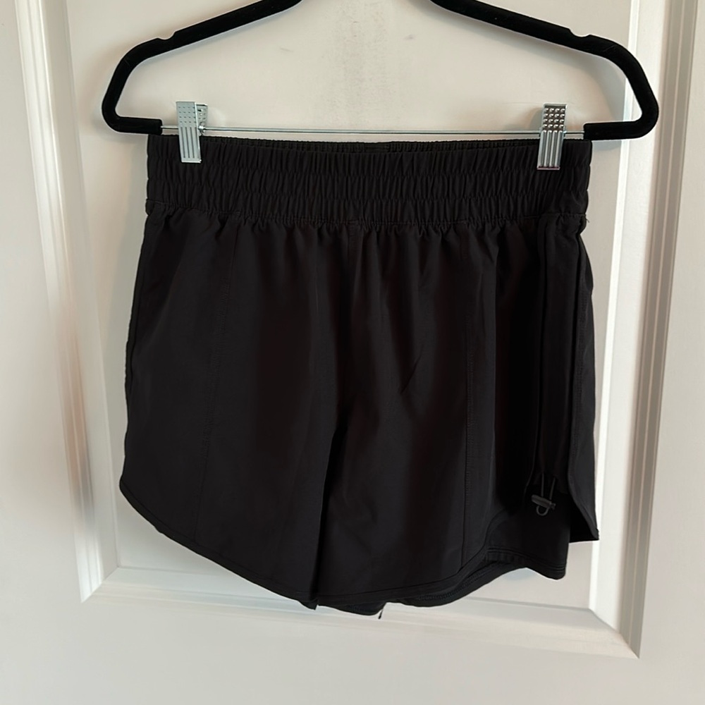 AVÍA athletic shorts